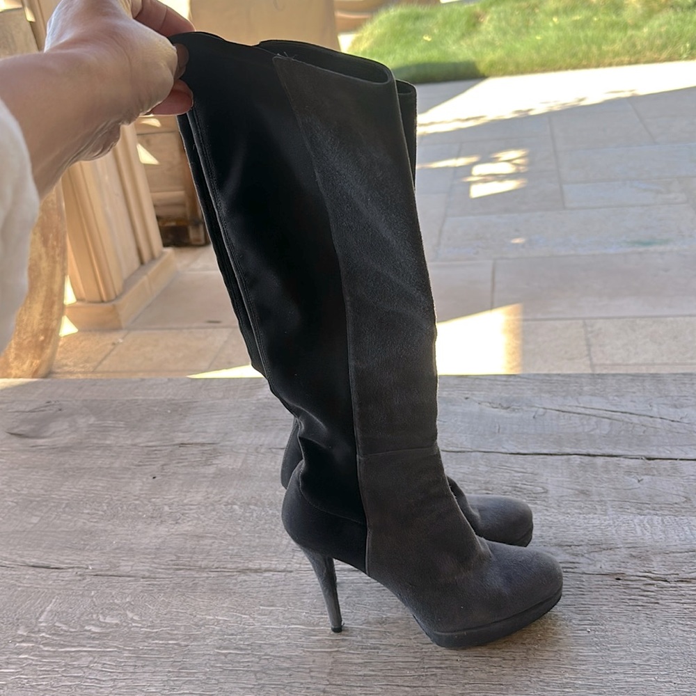 Stuart Weitzman grey stretchy knee high boots, sz 9 M